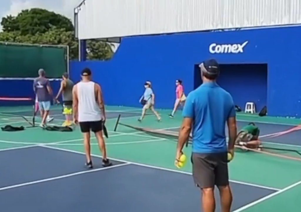 Juego de Pickleball termina en patadas en la cara: el brutal video viral