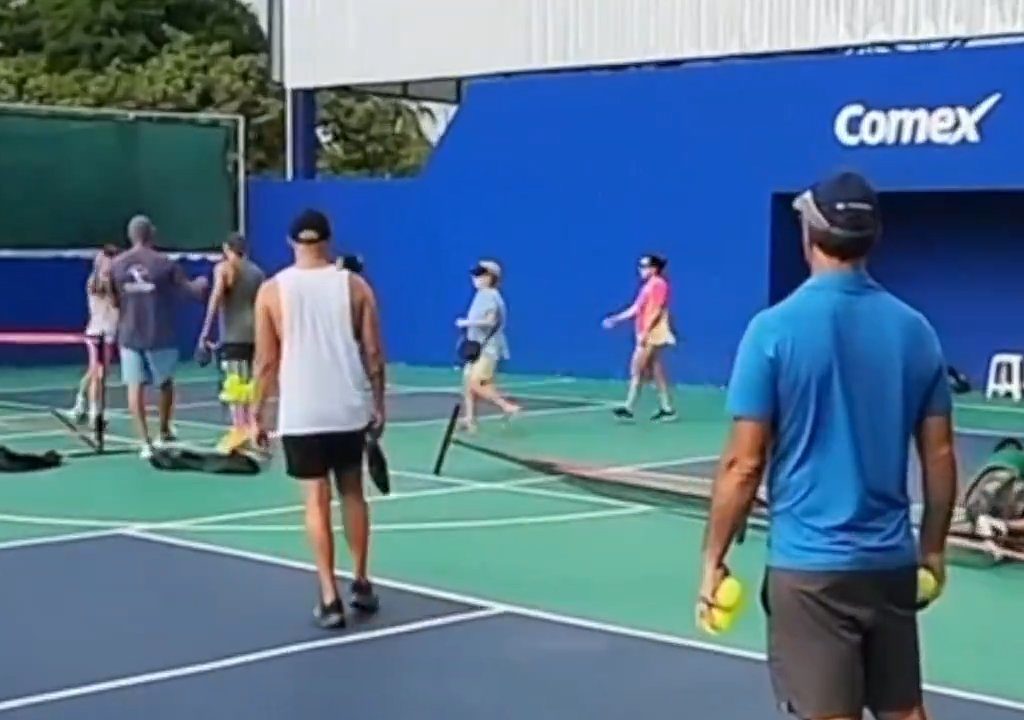 Juego de Pickleball termina en patadas en la cara: el brutal video viral