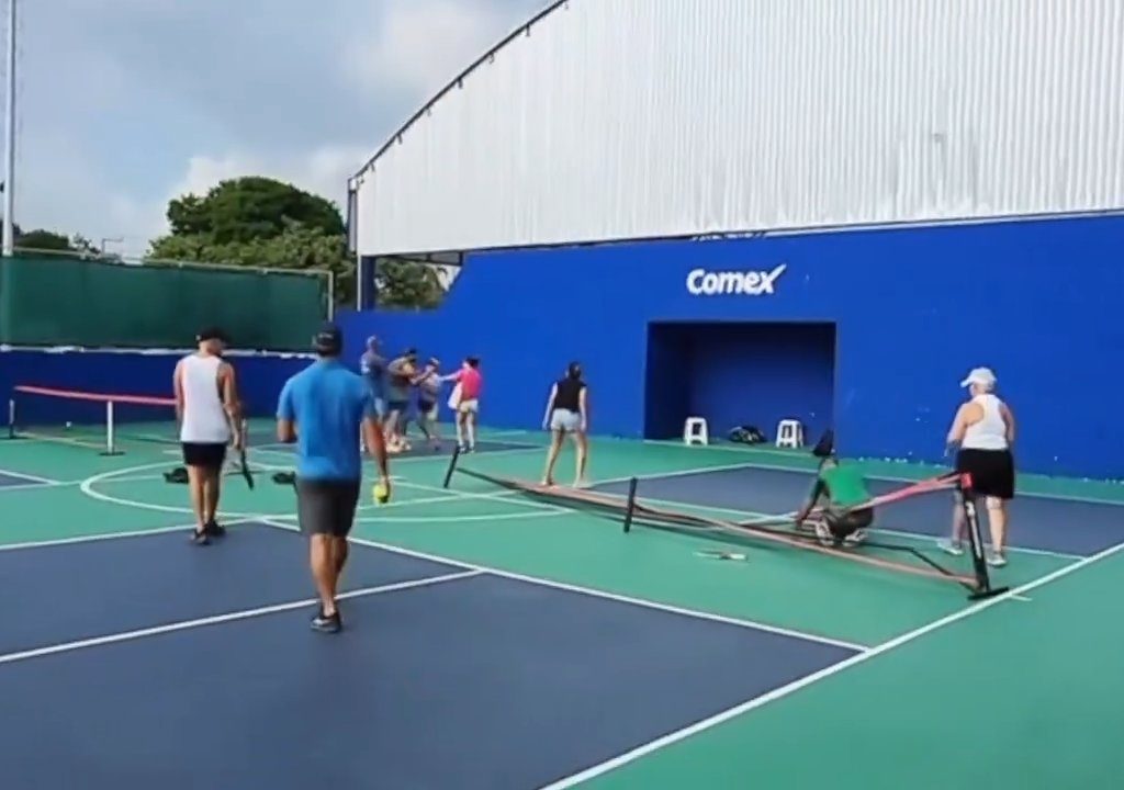 Juego de Pickleball termina en patadas en la cara: el brutal video viral