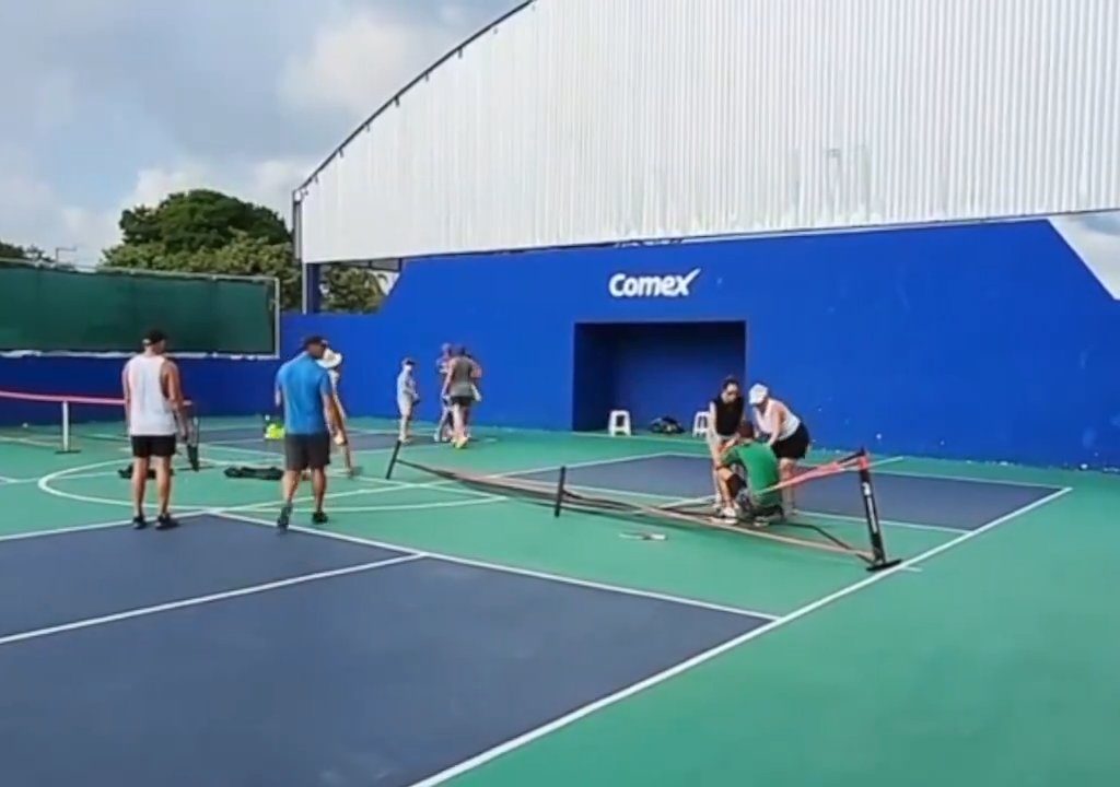 Juego de Pickleball termina en patadas en la cara: el brutal video viral