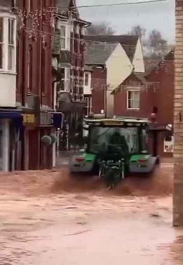 Tempesta Bert fa straripare i fiumi, città sommerse video shock