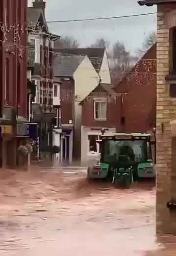 Tempesta Bert fa straripare i fiumi, città sommerse video shock