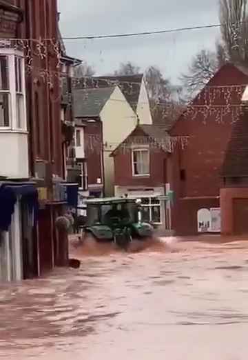 Tempesta Bert fa straripare i fiumi, città sommerse video shock