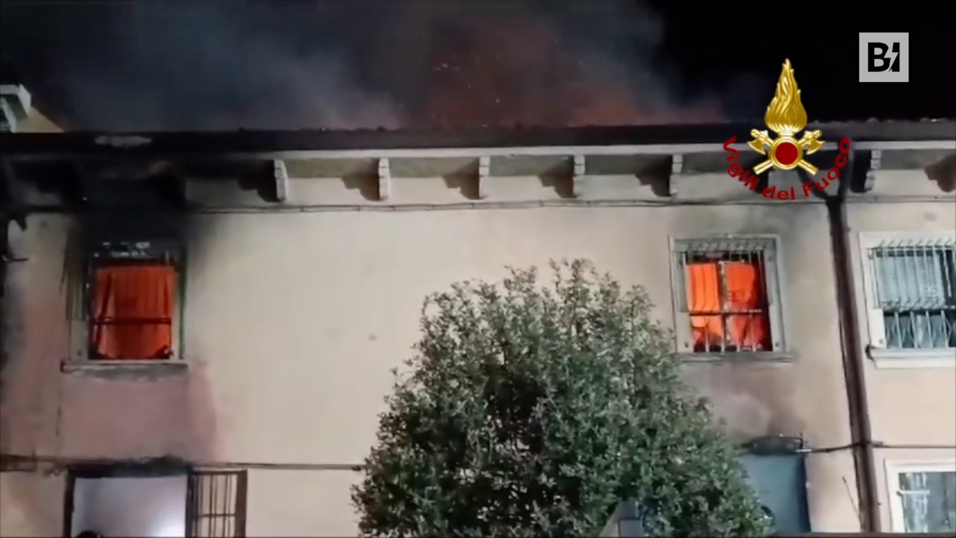 Devastante incendio in una palazzina a Villafranca di Verona