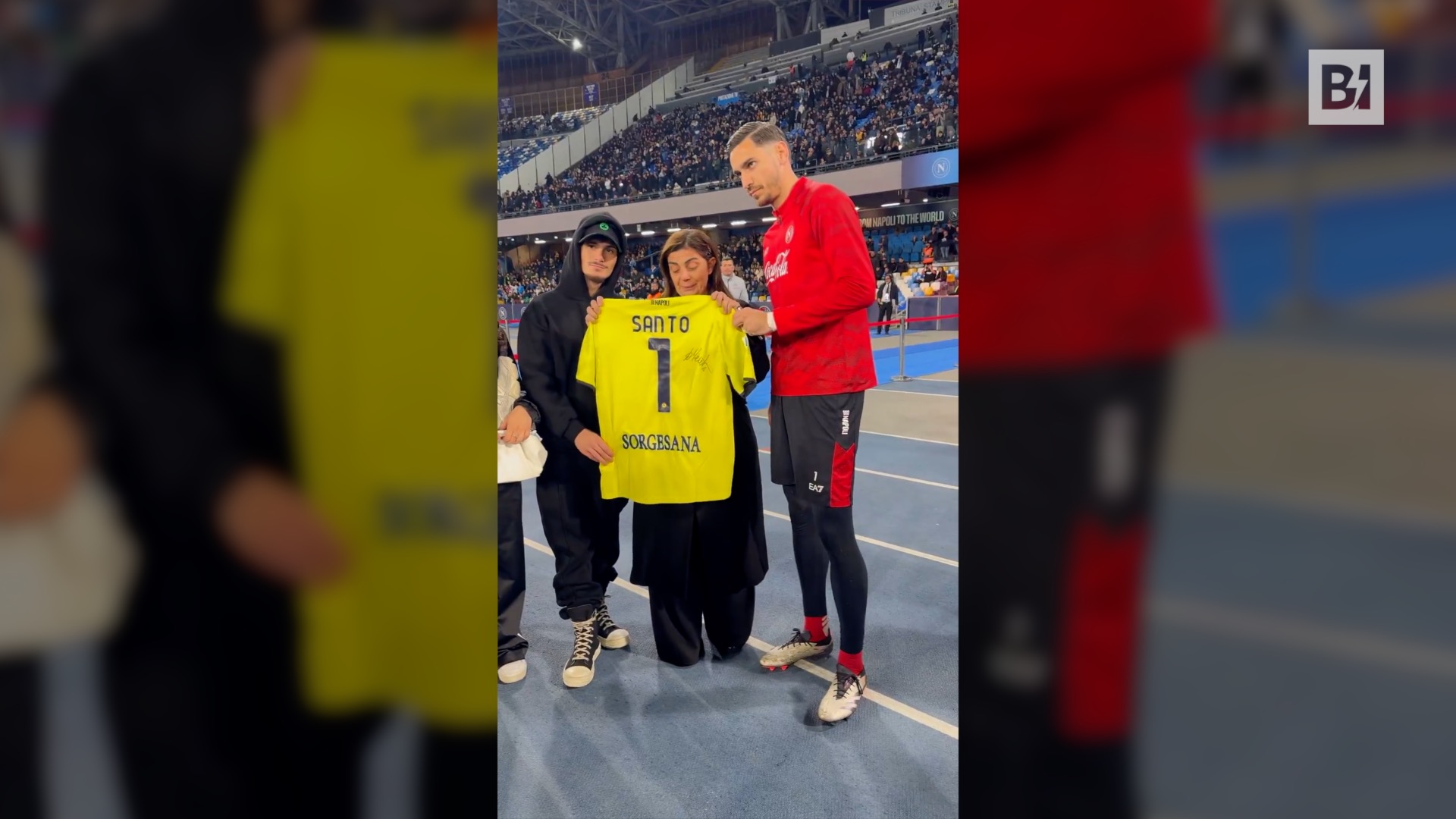 Il Napoli omaggia la famiglia di Santo Romano