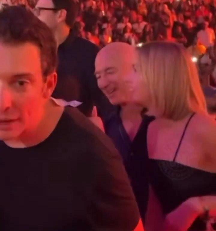 Jeff Bezos et sa main sur son ami : la vidéo fait-elle exploser le mariage ? C'est ce que Musk a à voir avec ça