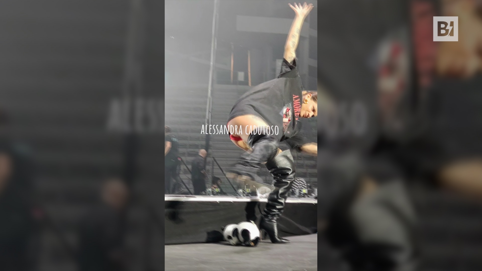 High Heels und Schritt: Alessandra Amoroso riskiert Großes