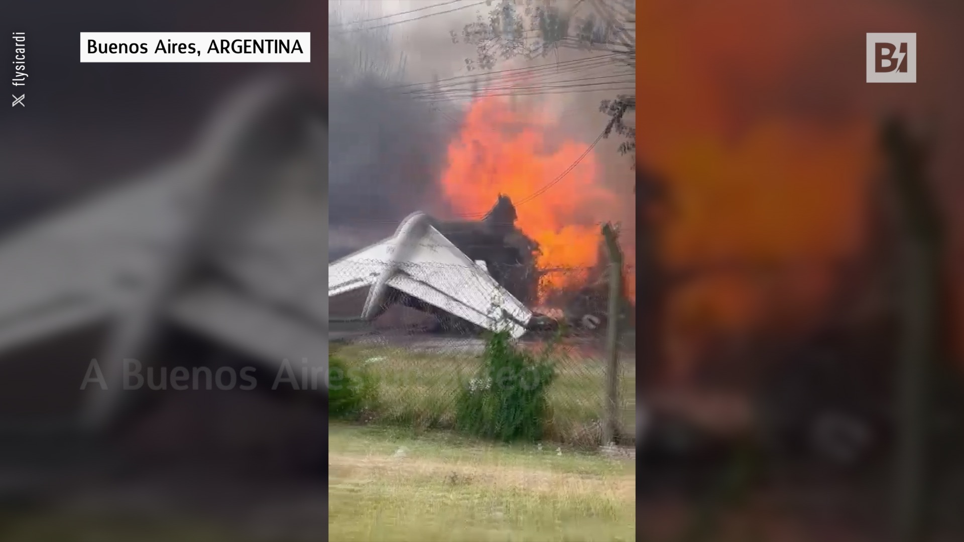 Buenos Aires, Flugzeug stürzt in ein Gebäude