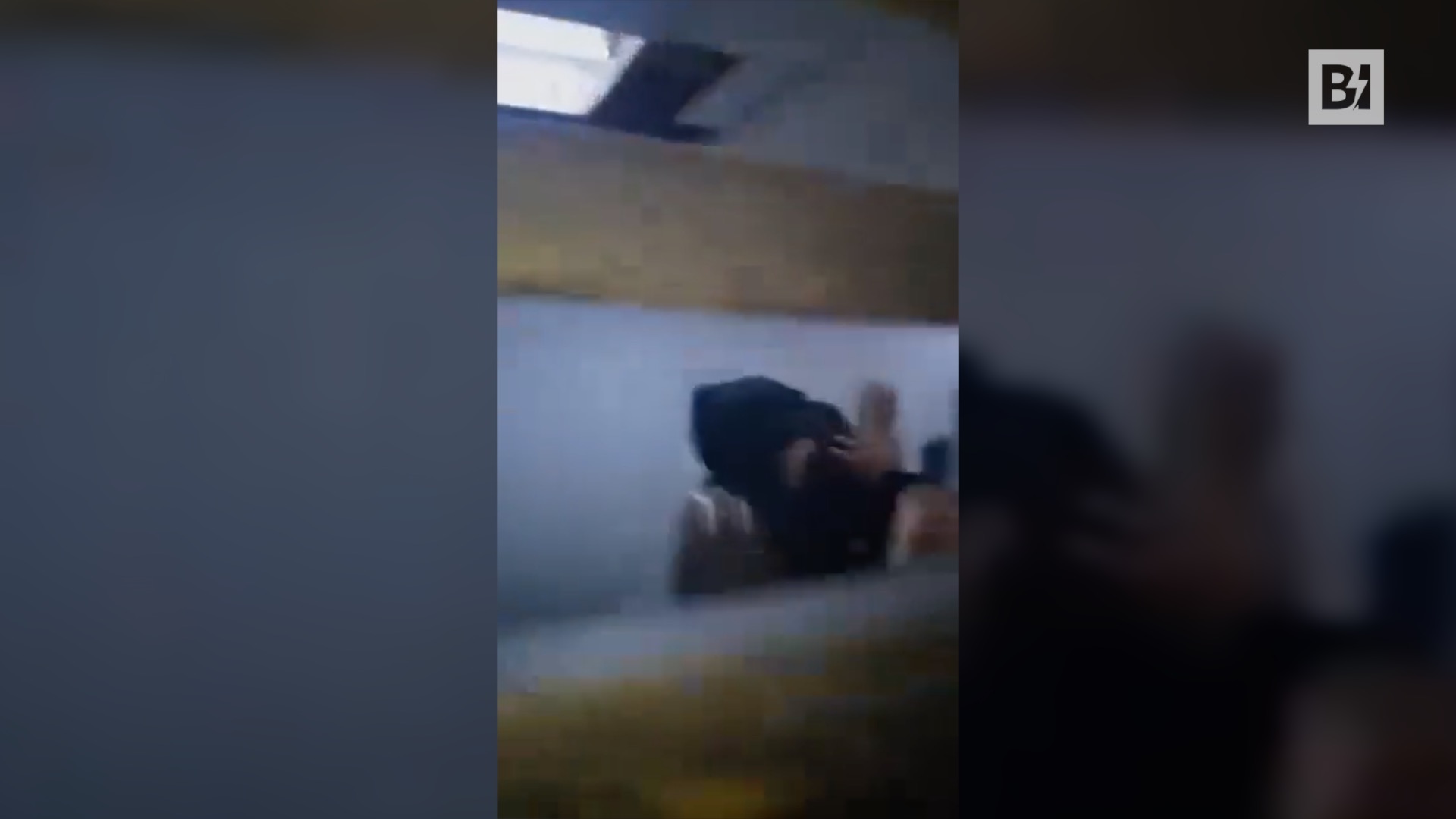 I ribelli aprono il carcere di Sednaya e…