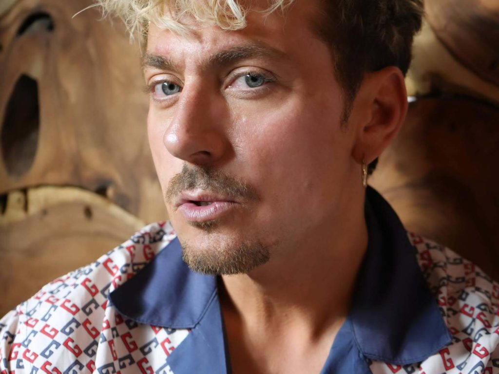 Muere el actor Paul Danan a los 46 años: asesinado por cigarrillos electrónicos