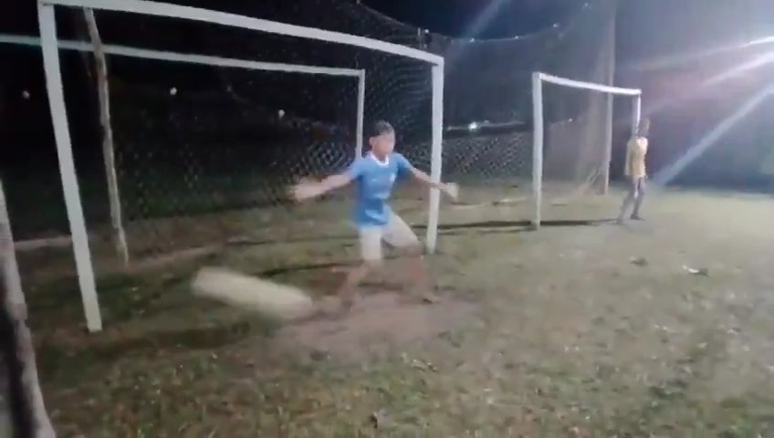 Portero de 16 años asesinado por un balón en el pecho: impactante video