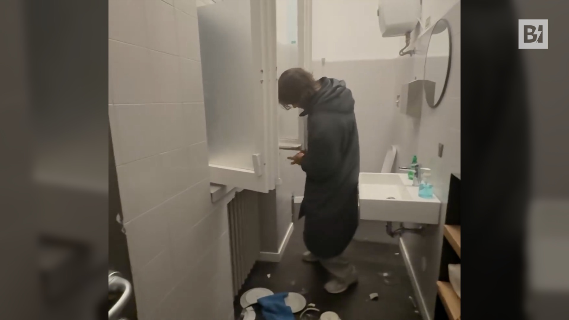 Ladrones en la oficina de Edoardo Stoppa, la reacción de…