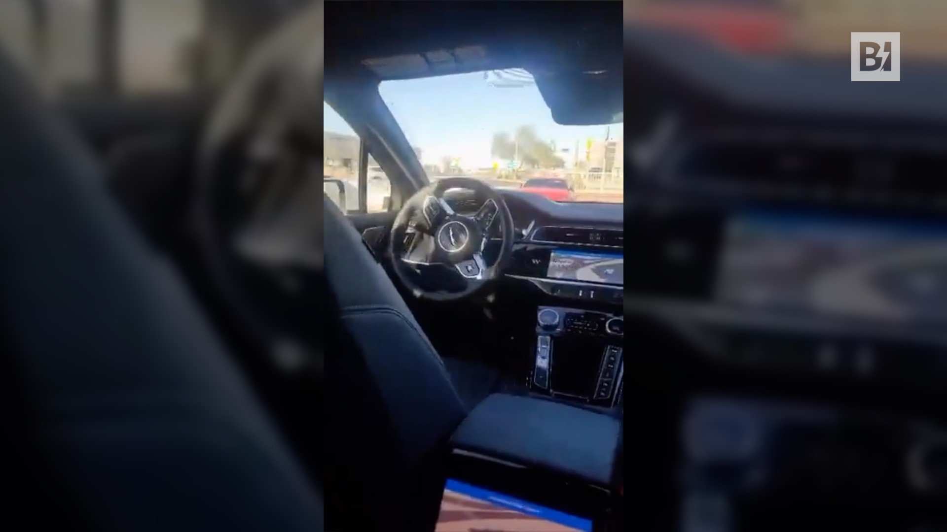 Arizona, un taxi sin conductor da vueltas: el pasajero…