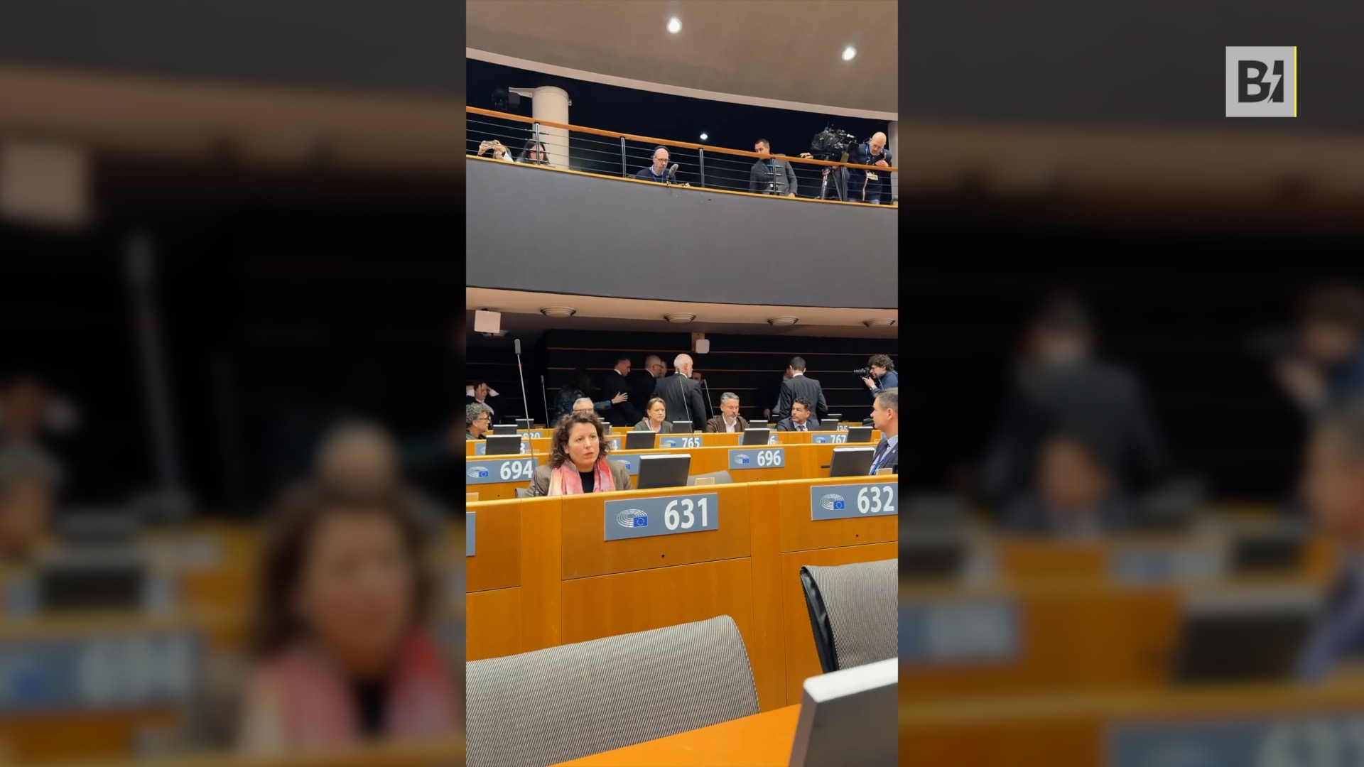 Un miembro de extrema derecha interrumpe una ceremonia del Holocausto en el Parlamento Europeo