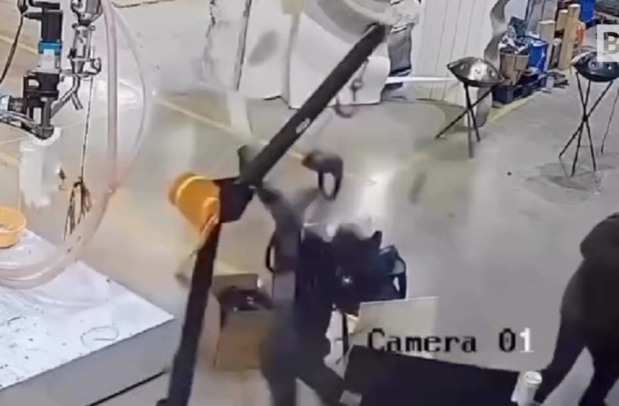 Panique en Chine, le robot humanoïde « devient fou » et…