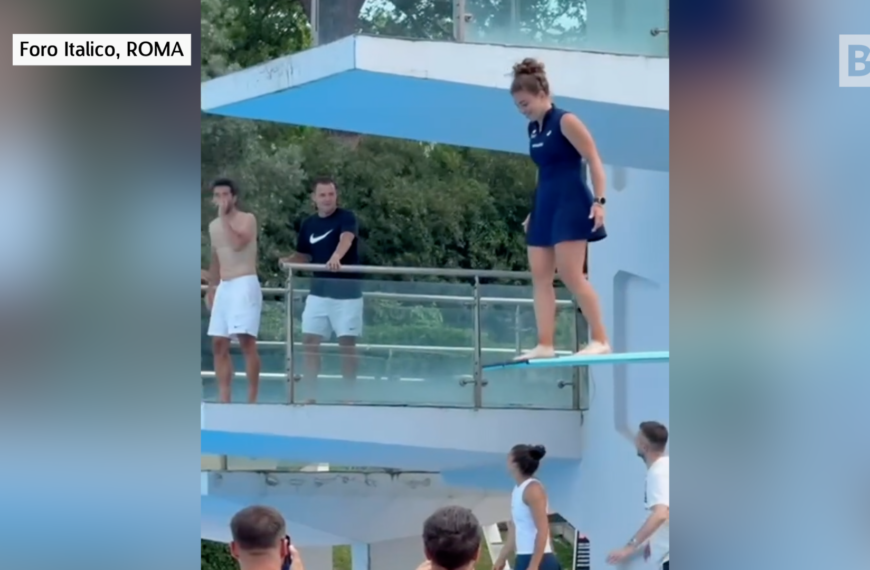 Las internacionales italianas Sara Errani y Jasmine Paolini celebran…