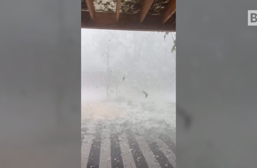Usa, impressionante tempesta di grandine in Texas