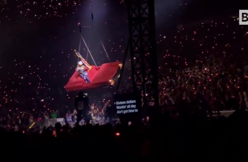 „Stop Stop Stop“: Beyoncé stürzt fast während …