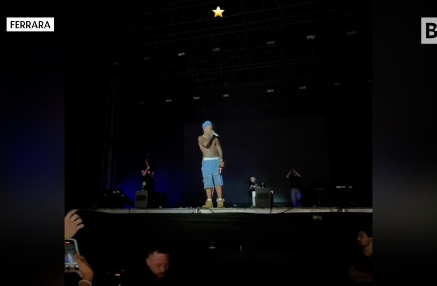 Sfera Ebbasta a sus fans: “¿Tengo que enojarme?”