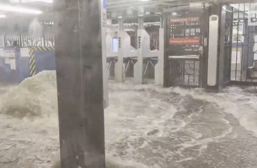 Sturm trifft New York City: U-Bahn überflutet