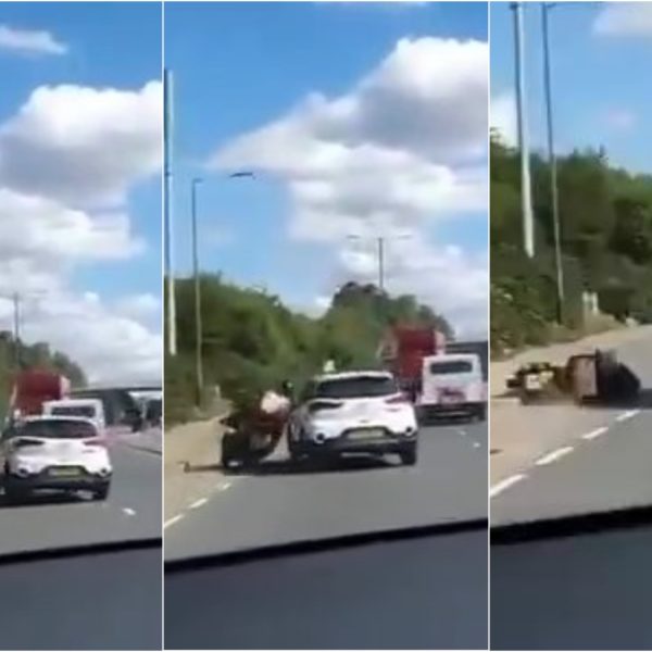 Ein Autofahrer erfasst einen Motorradfahrer: Das schockierende Video macht…