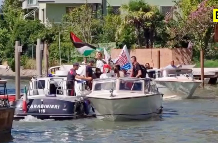 Anna Foglietta a été arrêtée par les Carabiniers à Venise alors qu'elle manifestait…