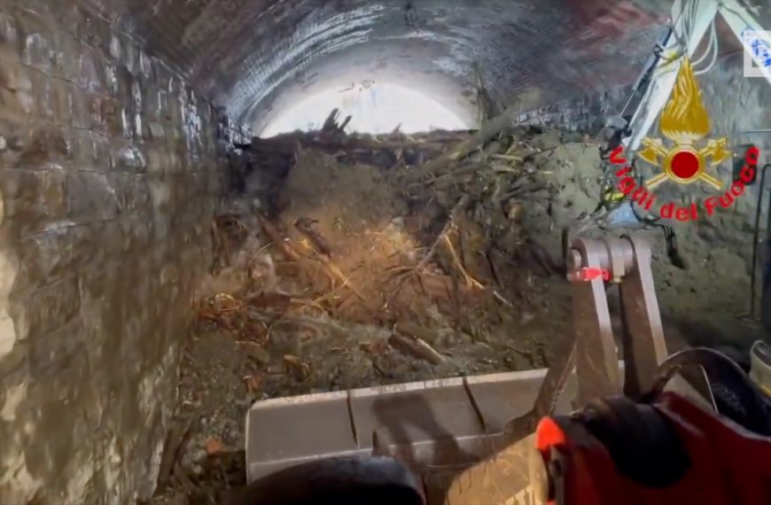 Barro y escombros, en Como se trabaja para…