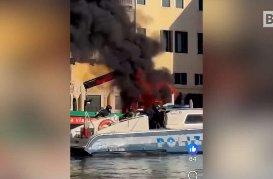 Venecia: Un barco se incendia en el Gran Canal