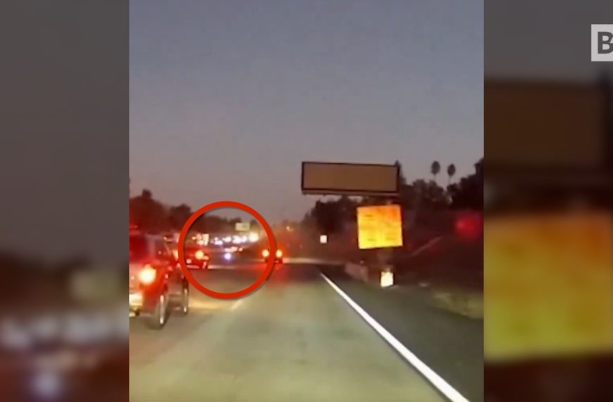 Un helicóptero médico de California se estrella contra varios vehículos en una autopista