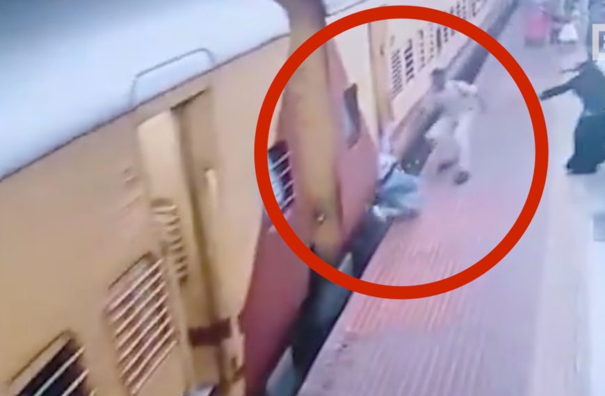 India, resbala al intentar subir al tren…