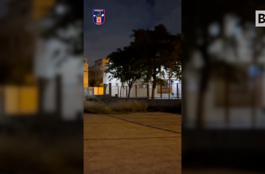 El sistema de sonido de un colegio falla: la música…