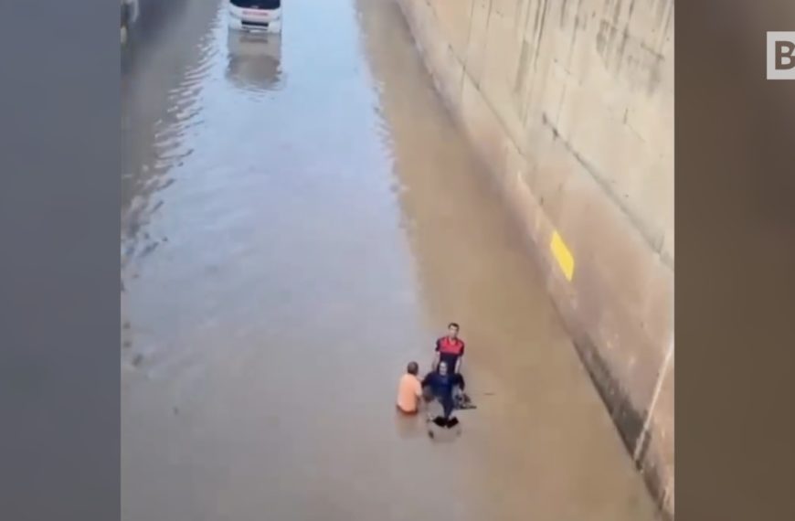 Una mujer en silla de ruedas se salvó por poco de una tragedia en Turquía