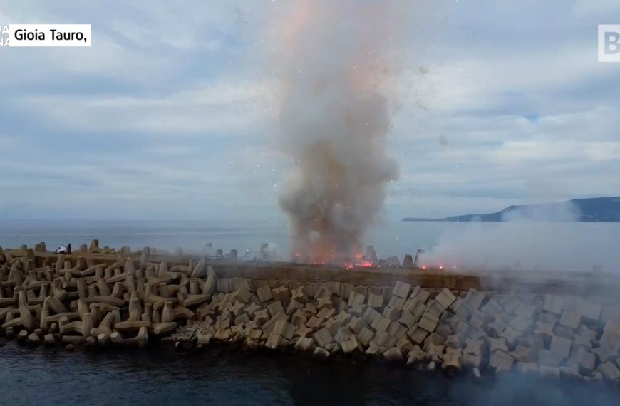 Gioia Tauro, arsenale di fuochi illegali scoperto nei…
